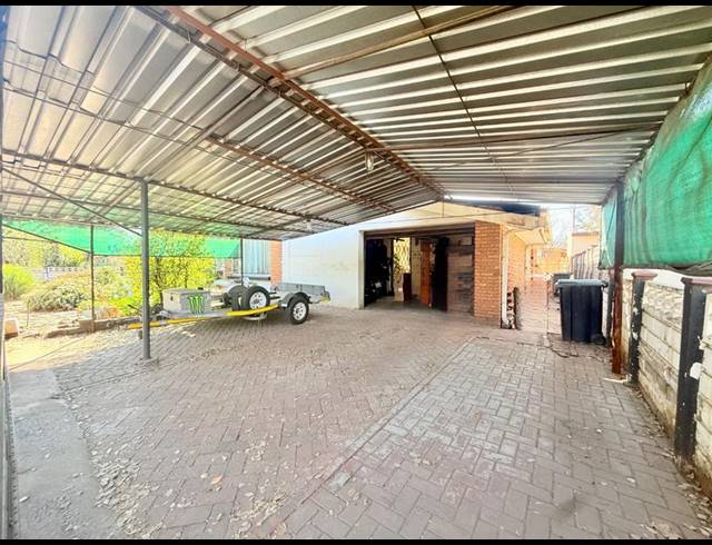 3 BEDROOM HOUSE FOR SALE IN VANDERBIJLPARK SW 1